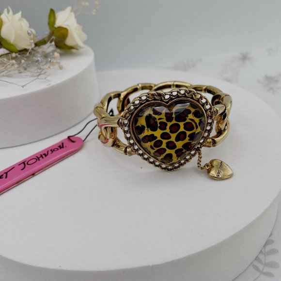 Betsey Johnson Vintage Leopard Heart Bangle Elastic Bracelet - Picture 1 of 5